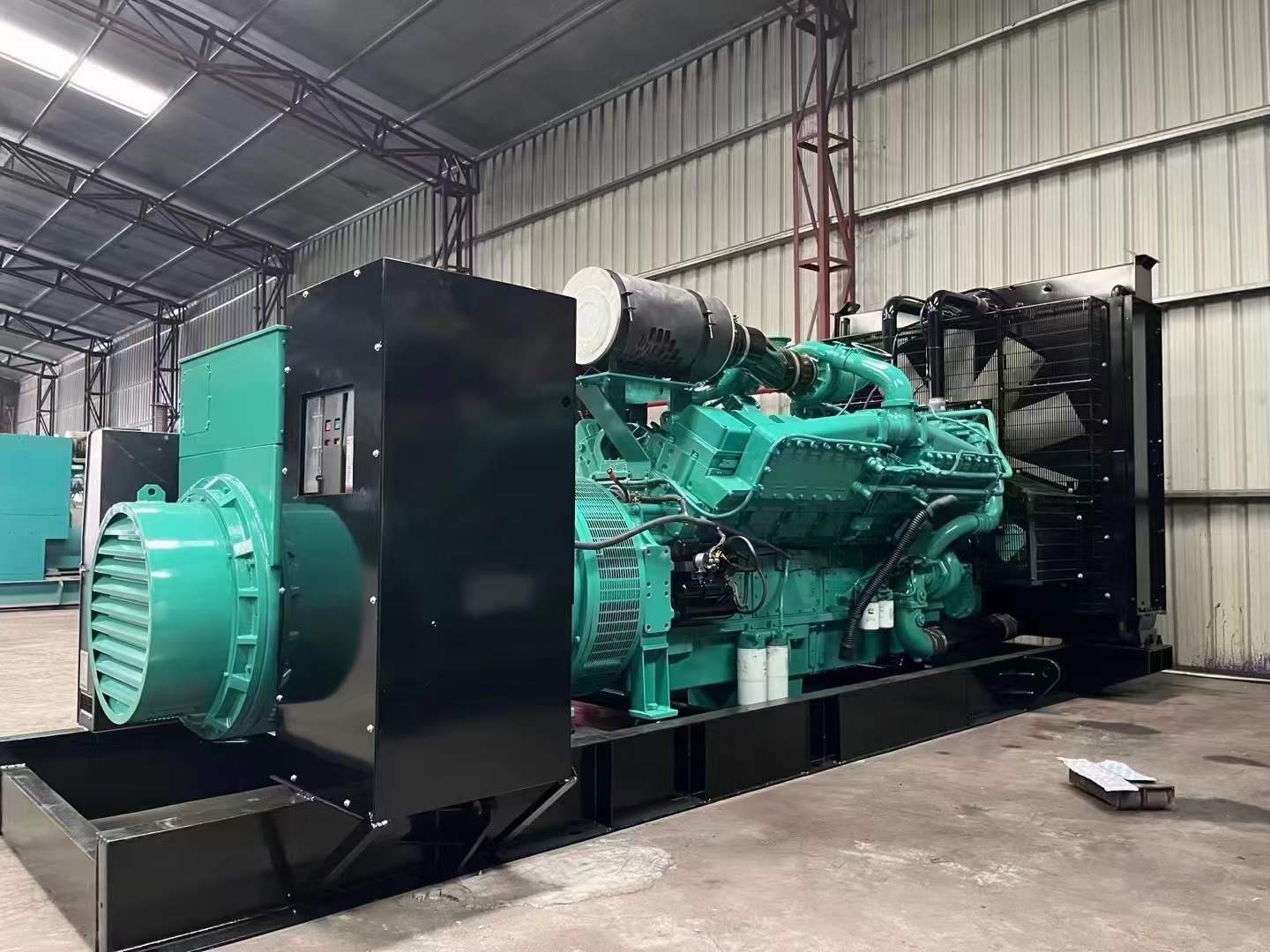 双牌如何降低 800kW 柴油发电机输出电流的波动？