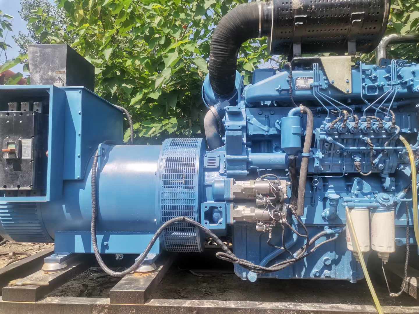 双牌详细说明降低 800kW 柴油发电机输出电流波动的方法